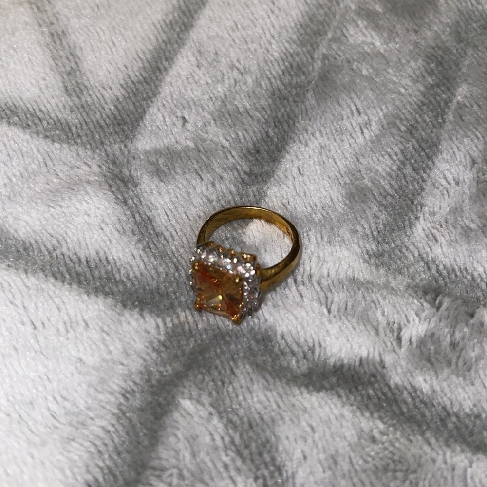 Amber ring - Picture 2 of 2